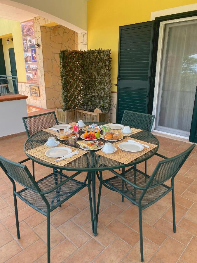 Il Nido Delle Rondini Panzió Grottole Kültér fotó