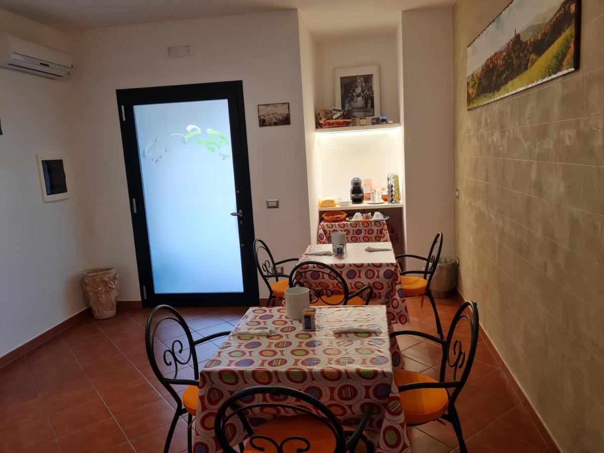 Il Nido Delle Rondini Panzió Grottole Kültér fotó